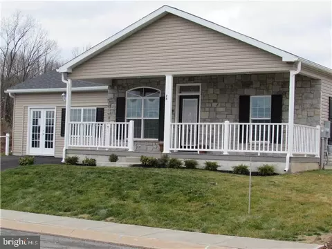 172 Random Rd, Douglassville, PA 19518