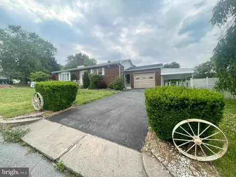 1455 Liggett Ave, Reading, PA 19607 photo 2