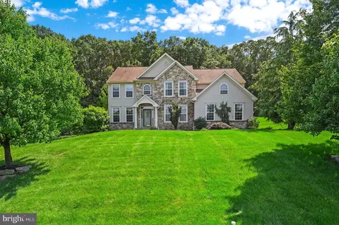 341 Eagleview Dr, Mohrsville, PA 19541