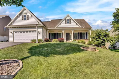 232 Copper Beech Ln, Womelsdorf, PA 19567