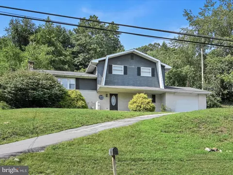 792 Fairmont Ave, Mohnton, PA 19540