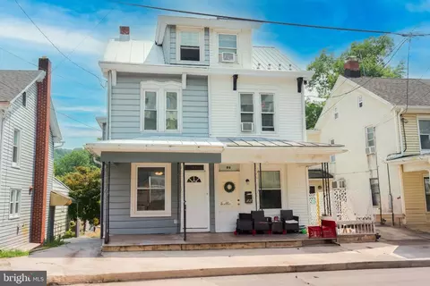 54 W Wyomissing Ave, Mohnton, PA 19540