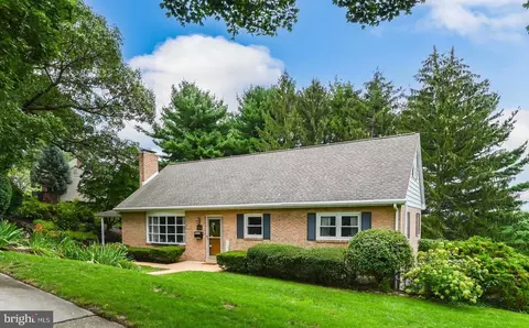 2 Hawthorne Rd, Reading, PA 19609