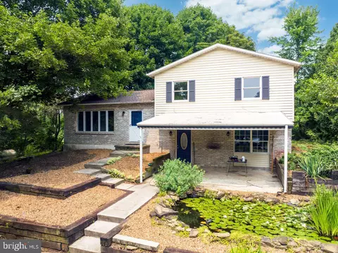 6 N Old Bernville Rd, Bernville, PA 19506