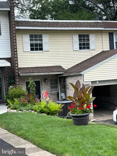 839 Rabbit Ln, Reading, PA 19606