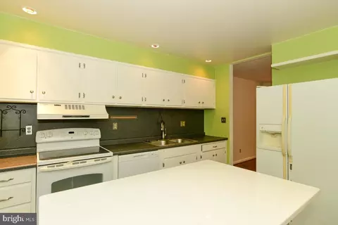 156 Merion Ln, Reading, PA 19607 photo 6