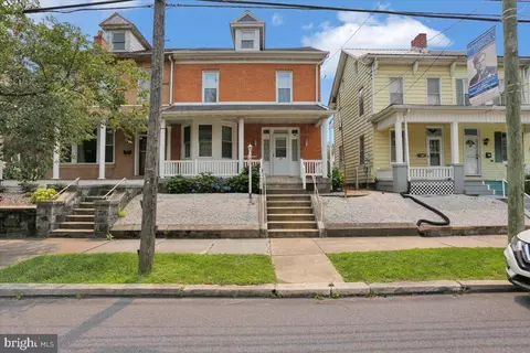 22 E Penn Ave, Robesonia, PA 19551