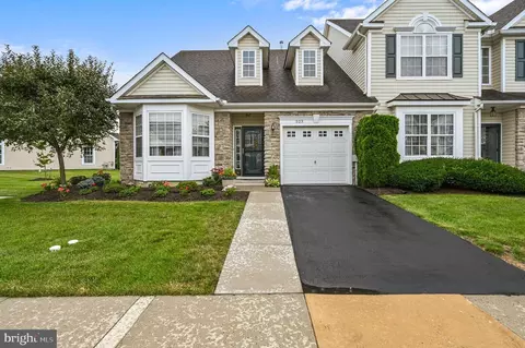 523 Harvest Dr, Blandon, PA 19510