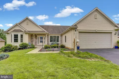112 Copper Beech Ln, Womelsdorf, PA 19567