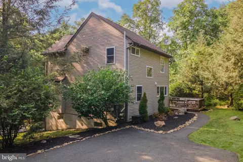 41 Gressley Rd, Fleetwood, PA 19522