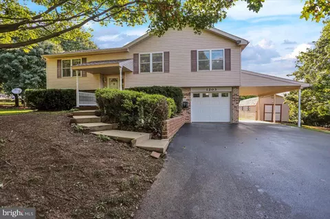 1203 Sportsman Rd, Robesonia, PA 19551