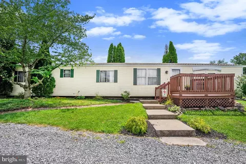 4 Mountain Spring Rd, Blandon, PA 19510
