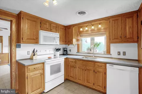 557 Oley Rd, Oley, PA 19547 photo 4