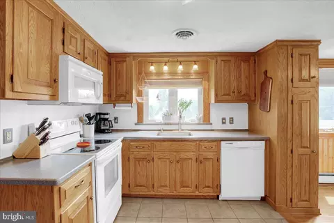 557 Oley Rd, Oley, PA 19547 photo 5