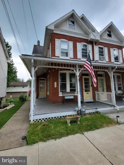 326 Main St, Shoemakersville, PA 19555