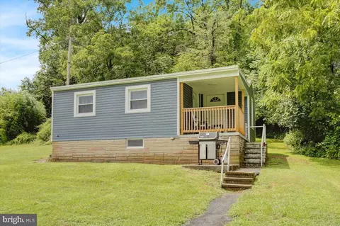 825 Van Buren St, Reading, PA 19606