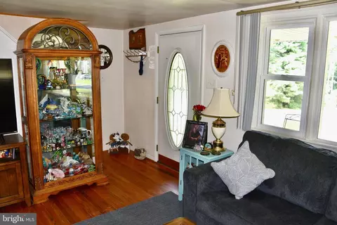 1842 Cedar Top Rd, Reading, PA 19607 photo 4