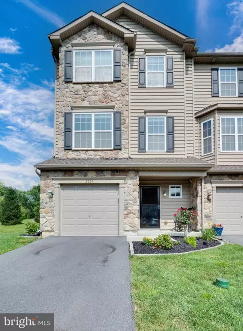 2009 Crown Mill Dr, Mohrsville, PA 19541