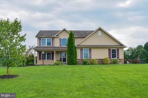680 Trolley Ct, Mohrsville, PA 19541