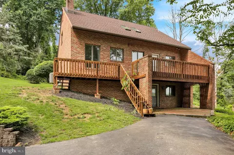 112 Antietam Trace Dr, Reading, PA 19606