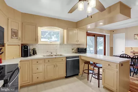 1614 Brooke Blvd, Reading, PA 19607 photo 4