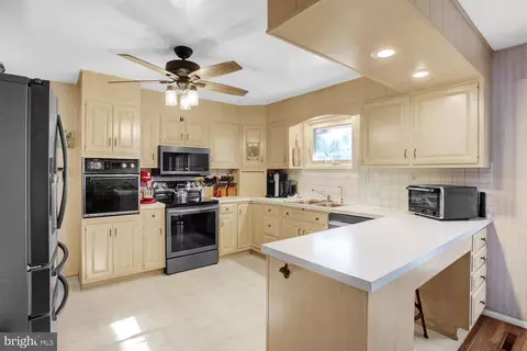 1614 Brooke Blvd, Reading, PA 19607 photo 2