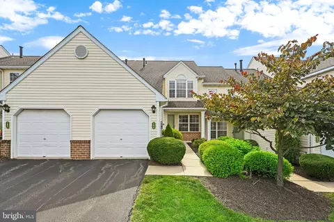 104 Hickory Ln, Reading, PA 19610