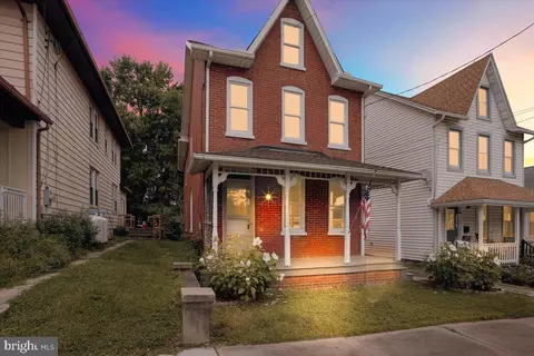 360 W State St, Hamburg, PA 19526