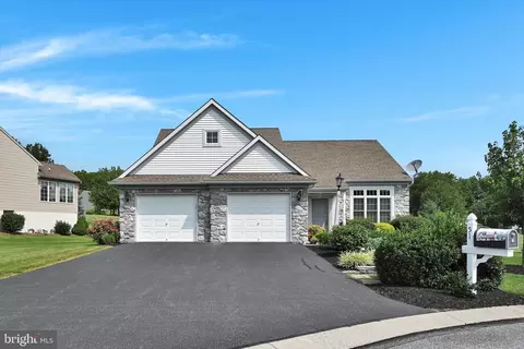 51 Begonia Ct, Womelsdorf, PA 19567