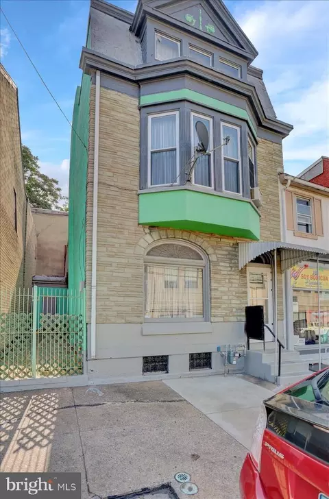 19 N 10th St, Reading, PA 19601