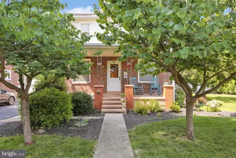 29 E Wilson Ave, Wernersville, PA 19565