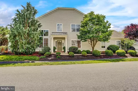 425 Oak Hill Ln, Reading, PA 19610