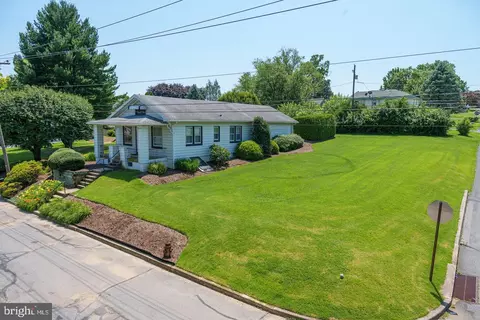 220 Funston Ave, Reading, PA 19607 photo 3