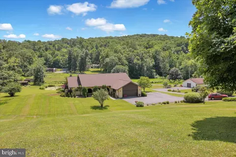 22 Bick Rd, Fleetwood, PA 19522