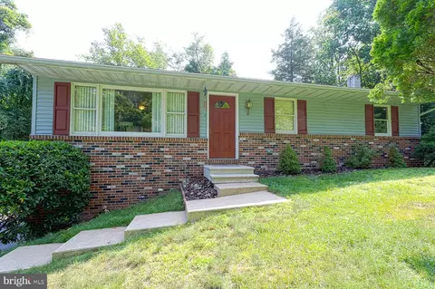 204 Oak Terrace Dr, Birdsboro, PA 19508