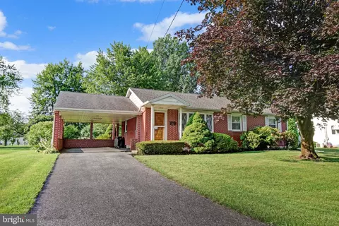 136 Hall Rd, Shoemakersville, PA 19555