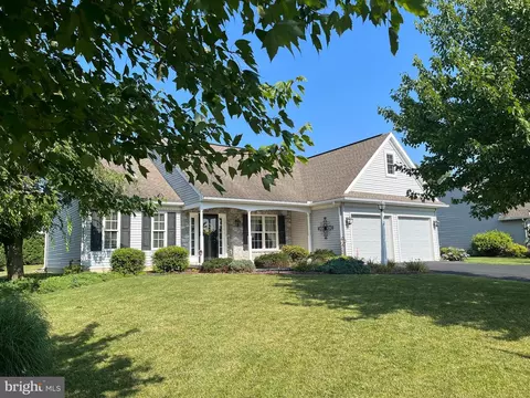 12 Sundew Ln, Womelsdorf, PA 19567