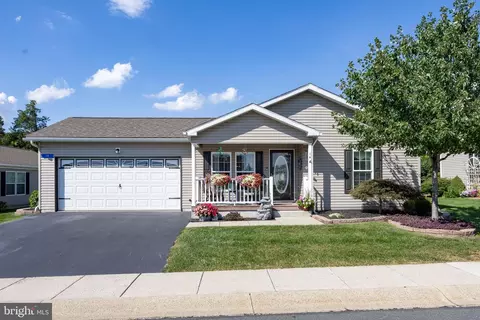14 Random Rd, Douglassville, PA 19518