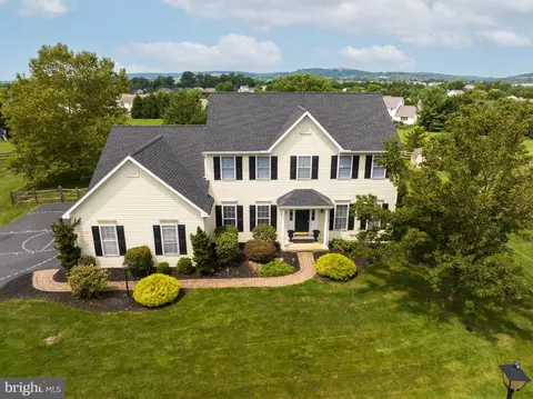 1 Lincoln Ct, Morgantown, PA 19543
