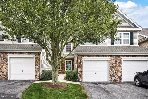 1004 Country Ln, Morgantown, PA 19543