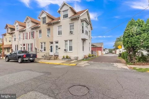 23 W 5th St, Boyertown, PA 19512