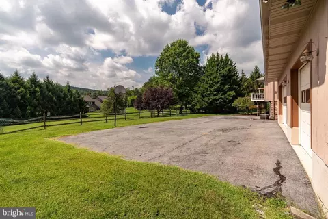 1488 Cedar Top Rd, Reading, PA 19607 photo 5