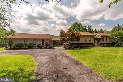 1488 Cedar Top Rd, Reading, PA 19607