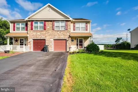 31 N Calais Dr, Reading, PA 19605