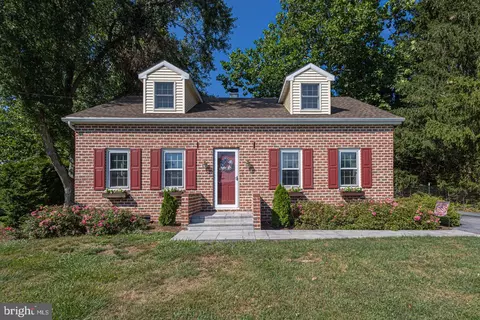 17 Hiltys Dr, Douglassville, PA 19518
