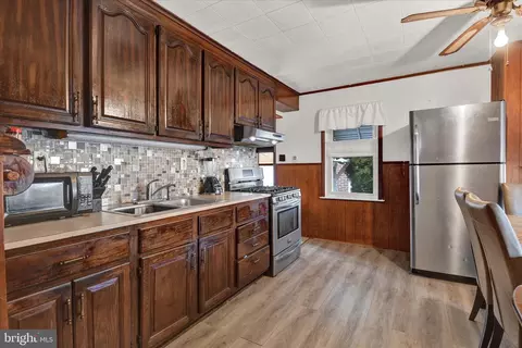 1406 Fayette Ave, Reading, PA 19607 photo 7