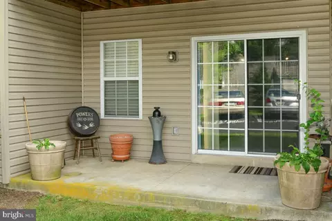 607 Christopher Dr, Reading, PA 19610 photo 2