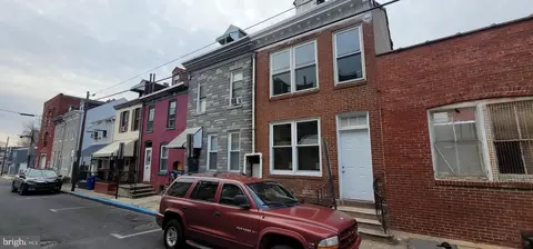 226 Moss St, Reading, PA 19601