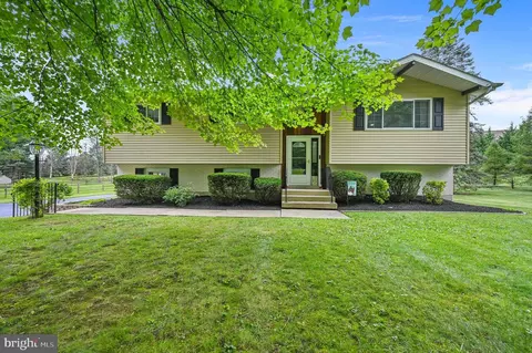 313 Faust Rd, Reading, PA 19608 photo 2
