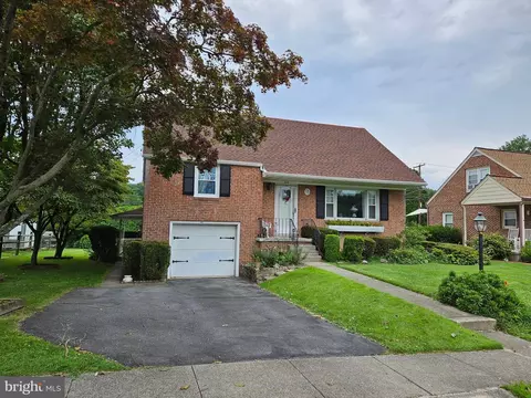 210 W 40th St, Reading, PA 19606